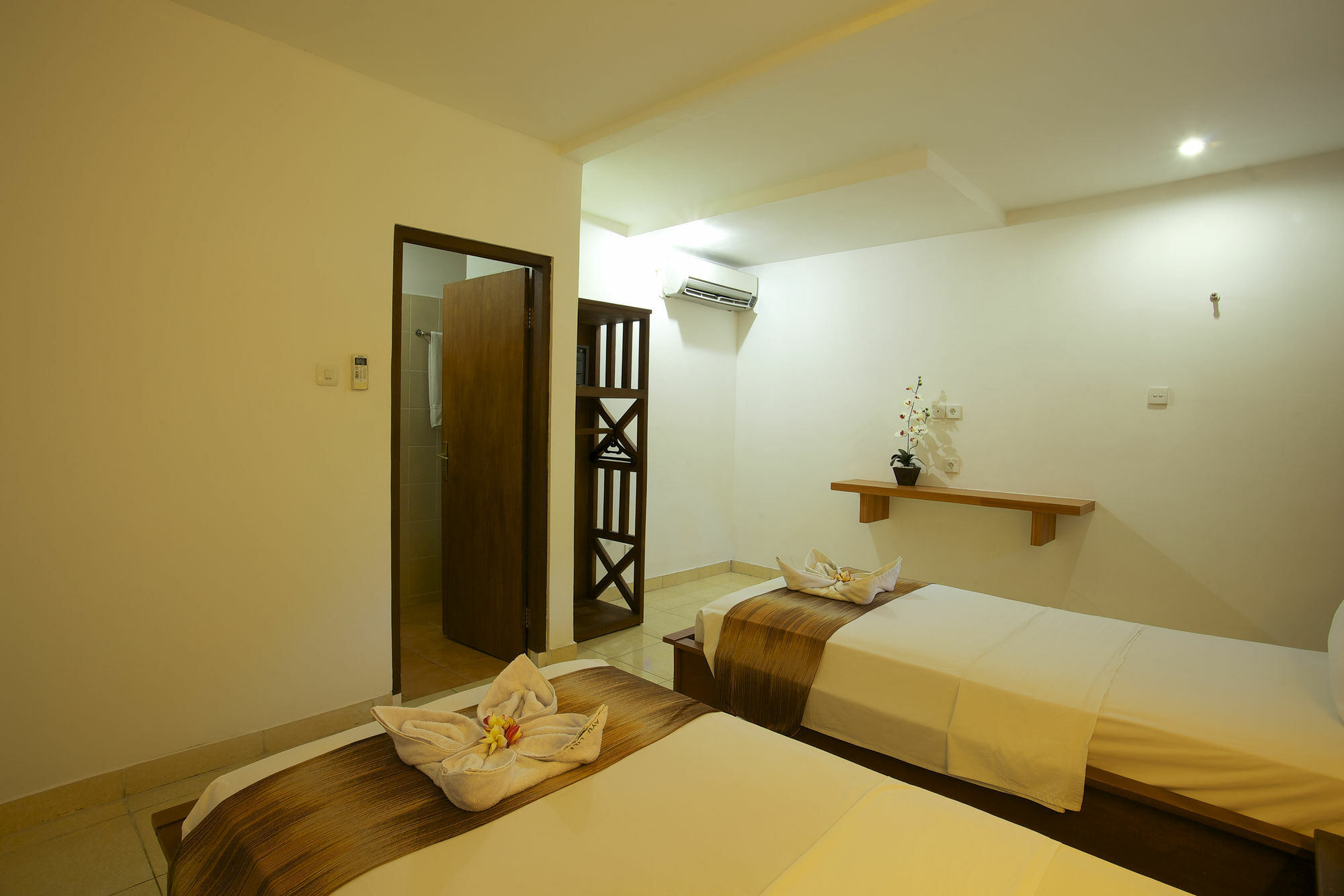 Ayu Lili Garden Hotel Kuta Kuta  Bagian luar foto